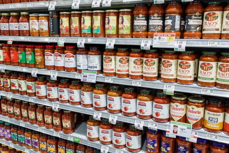 We Asked Professional Chefs For The Best Store-Bought Pasta Sauce & They All Agreed On This One